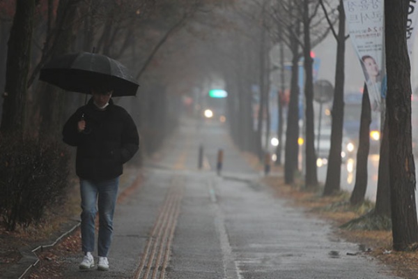 Rain Forecast Nationwide, with Downpours along Southern Coast, on Jeju Island