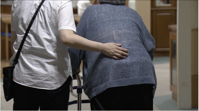 Japan govt. predicts shortage of 570,000 care workers for elderly in FY2040