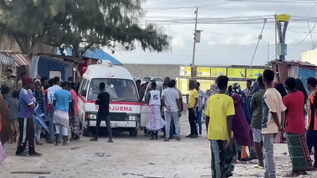 At least 32 dead in beach attack in Somalia