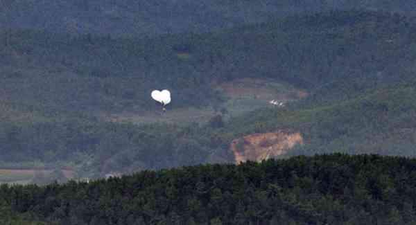 N. Korea Believed to Have Sent  Trash-laden Balloons to S. Korea