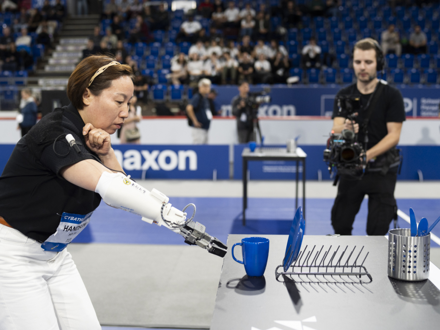 67 teams from 24 countries at the ETH Zurich Cybathlon in Kloten ZH