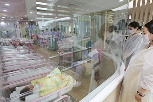 Seoul City to Inject 6.7 Tln Won in 2 Yrs. to Tackle Low Births