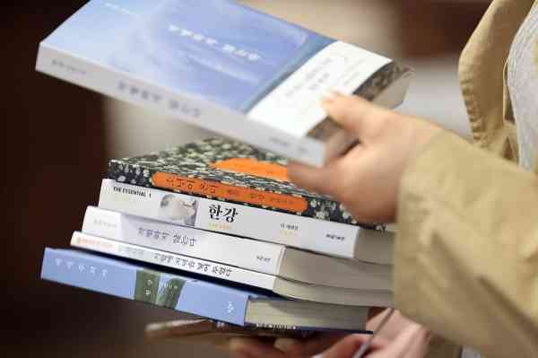 Han Kang’s Books Sell 1 Million Copies in Six Days after Nobel Win