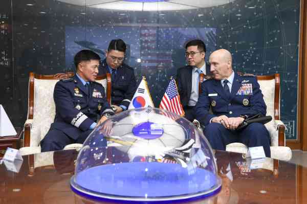 Air Force Chiefs of Staff from S. Korea, US Discuss Response to N. Korea's Tension Escalation