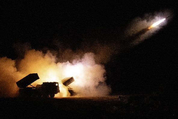 Military Conducts Nighttime Live Artillery Drills Near Inter-Korean Border