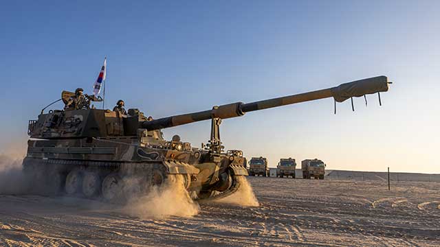 Army Tanks, Howitzers Participating in Combined Live-Fire Drills in Qatar