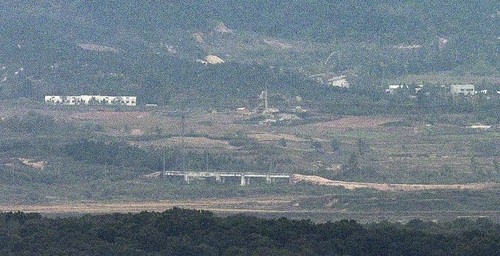 VOA: N. Korea Building Wall to Block Gyeongui Inter-Korean Road