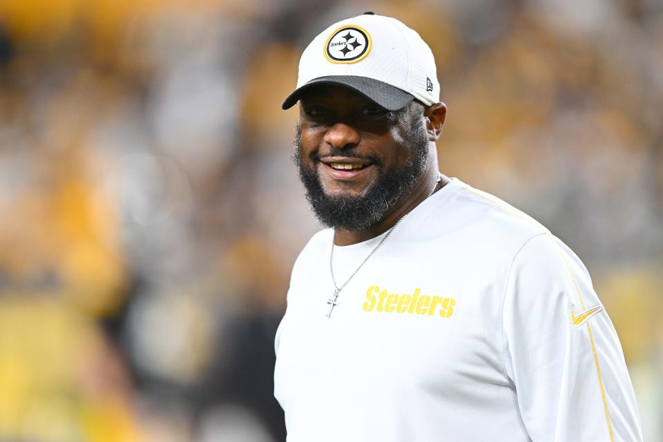 PITTSBURGH, PENNSYLVANIA - OCTOBER 20: Head coach Mike Tomlin of the Pittsburgh Steelers looks on during warm ups prior to the game against the New York Jets at Acrisure Stadium on October 20, 2024 in Pittsburgh, Pennsylvania. (Photo by Joe Sargent/Getty Images)