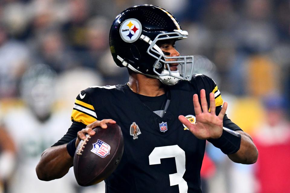 PITTSBURGH, PENNSYLVANIA - OCTOBER 20: Russell Wilson #3 of the Pittsburgh Steelers throws the ball during the first quarter against the New York Jets at Acrisure Stadium on October 20, 2024 in Pittsburgh, Pennsylvania. (Photo by Joe Sargent/Getty Images)