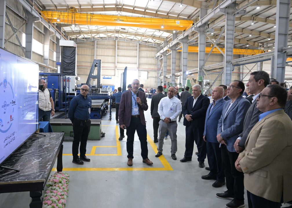 Madbouly tours manufacturing facilities in Suez 