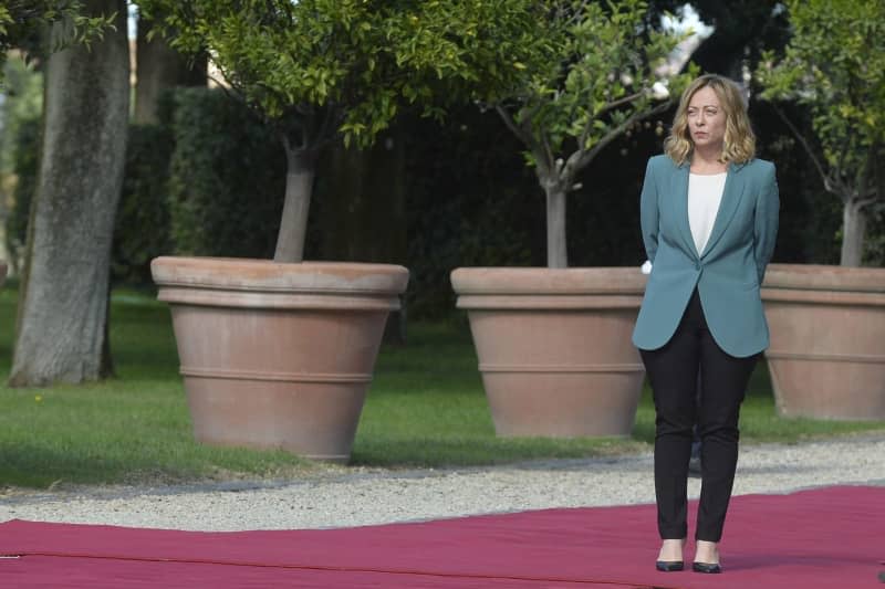 Italy's Prime Minister Giorgia Meloni waits for the arrival of the Qatari Emir Sheikh Tamim bin Hamad Al Thani at Villa Pamphilj. Stefano Carofei/IPA via ZUMA Press/dpa