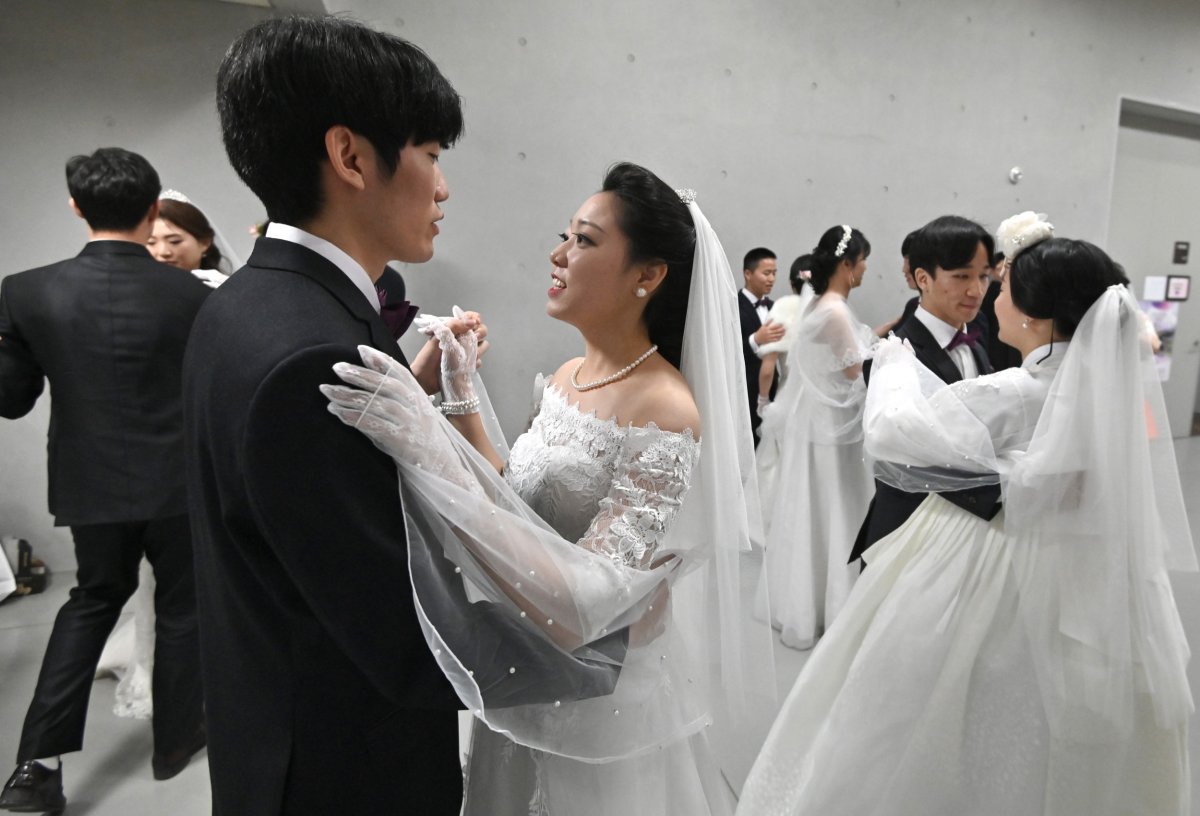 Couples Prepare for Wedding Performance 